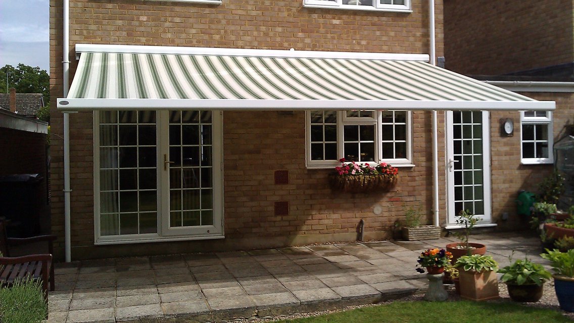 What’s the difference between drop arm awnings and folding arm awnings?
